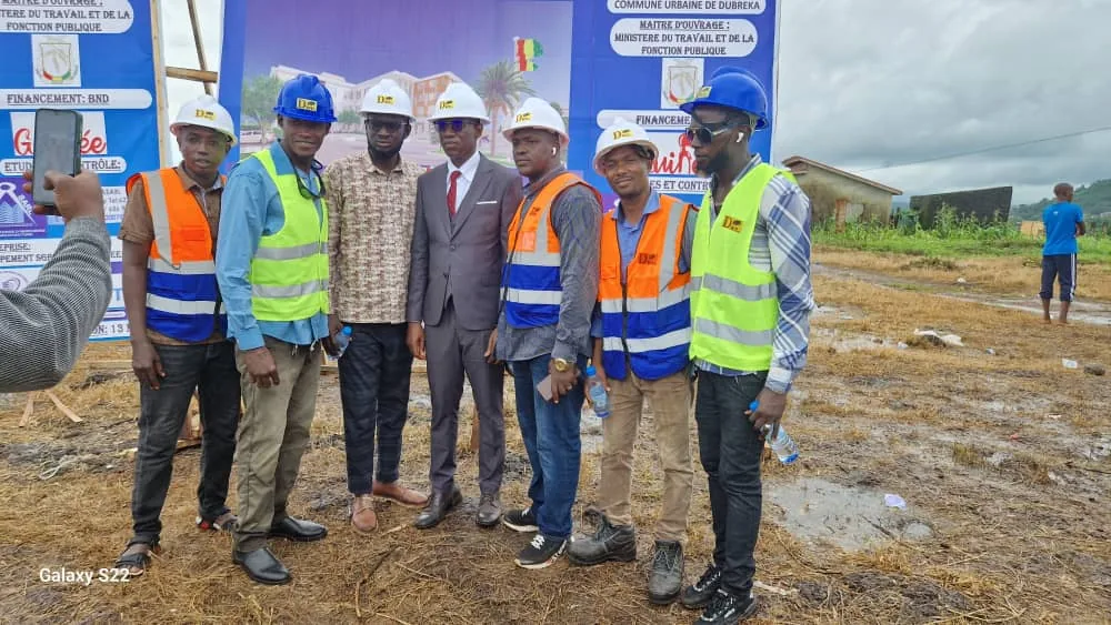 POSE DE LA PREMIERE PIERRE DE L'ENA