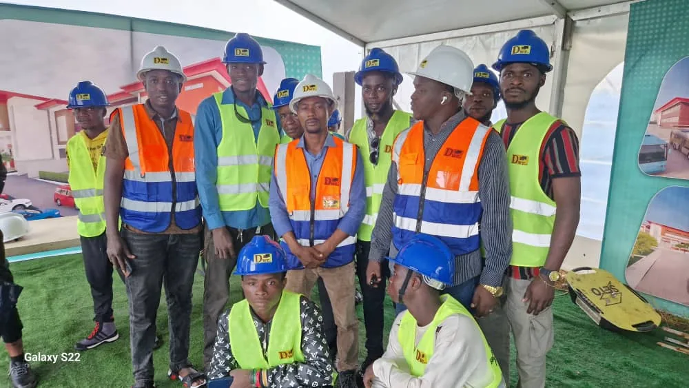 POSE DE LA PREMIERE PIERRE DE L'ENA