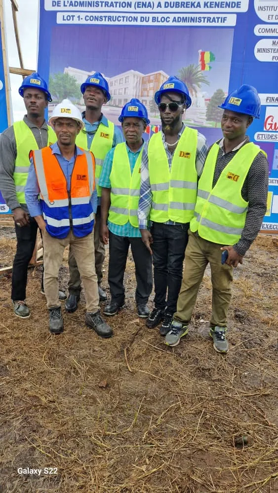 POSE DE LA PREMIERE PIERRE DE L'ENA