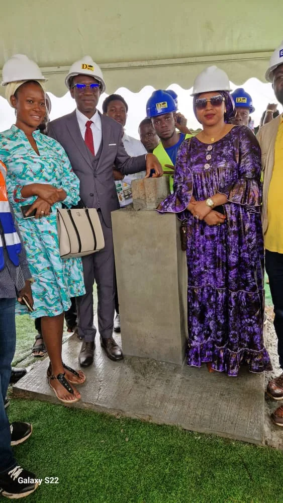 POSE DE LA PREMIERE PIERRE DE L'ENA