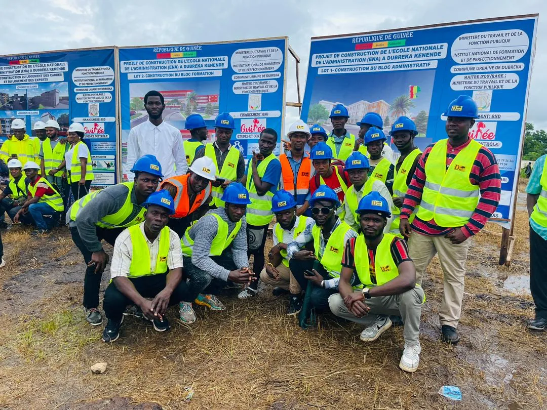 POSE DE LA PREMIERE PIERRE DE L'ENA