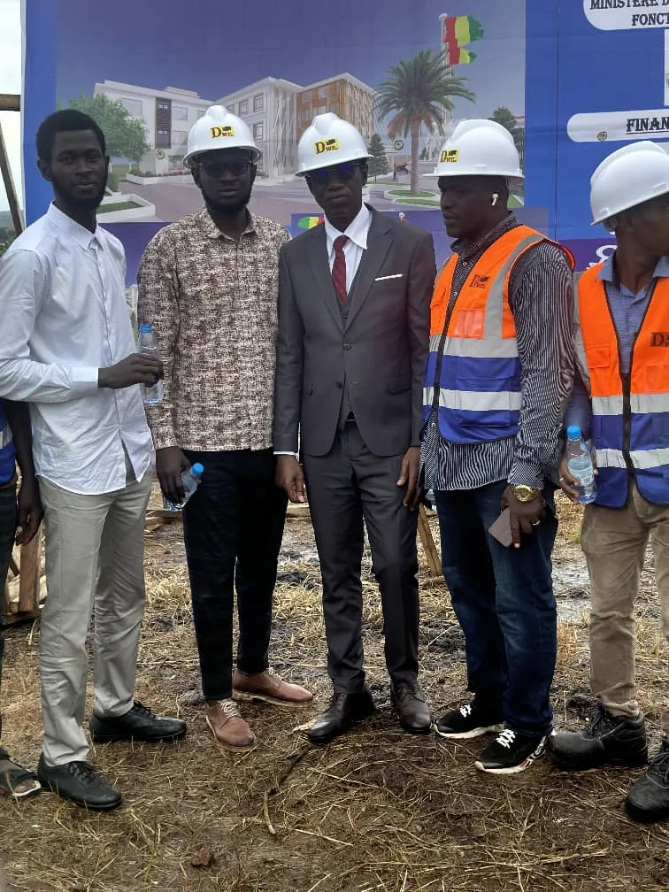 POSE DE LA PREMIERE PIERRE DE L'ENA